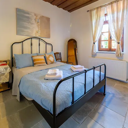 Licensed Loula's Village House-arsos, Cyprus Wine Route *