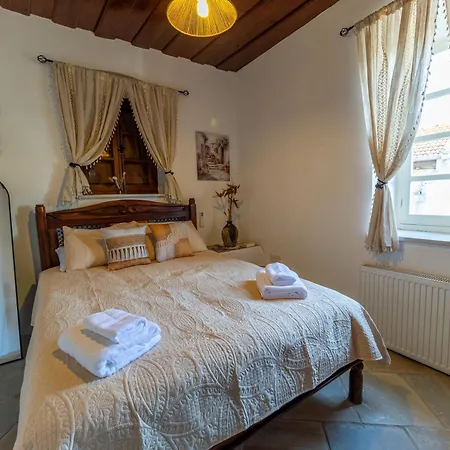 Licensed Loula's Village House-arsos, Cyprus Wine Route 別荘 *