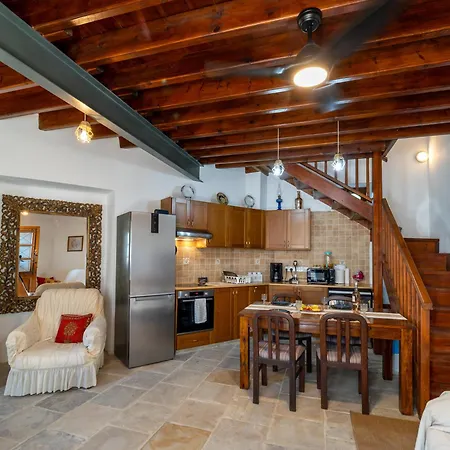 Licensed Loula's Village House-arsos, Cyprus Wine Route