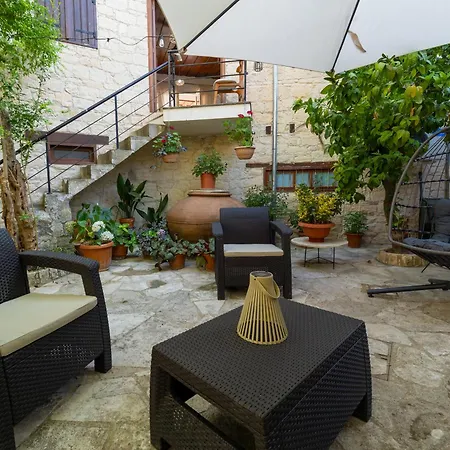 Licensed Loula's Village House-arsos, Cyprus Wine Route *