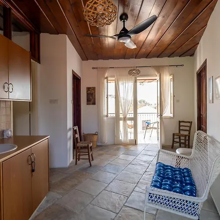 Licensed Loula's Village House-arsos, Cyprus Wine Route *