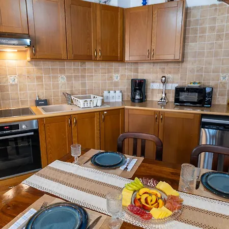 Licensed Loula's Village House-arsos, Cyprus Wine Route 別荘 *