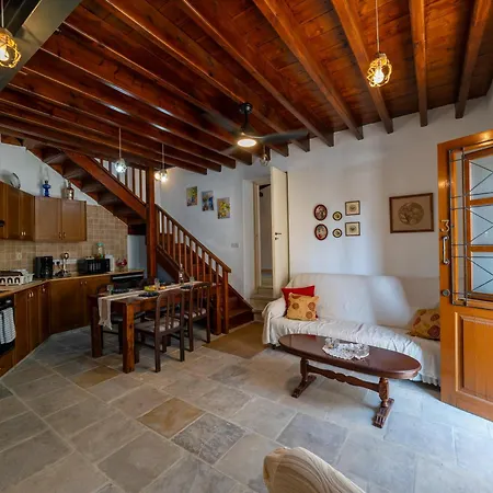 Licensed Loula's Village House-arsos, Cyprus Wine Route Nyaraló *