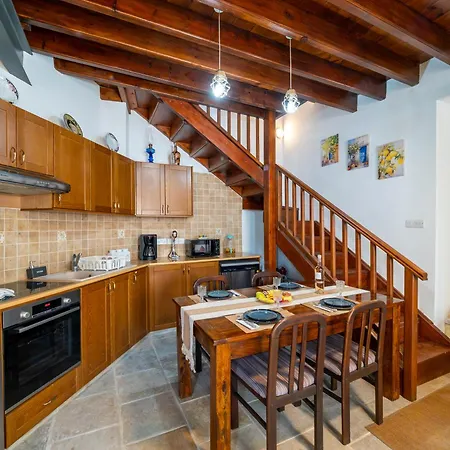 Licensed Loula's Village House-arsos, Cyprus Wine Route * Arsos